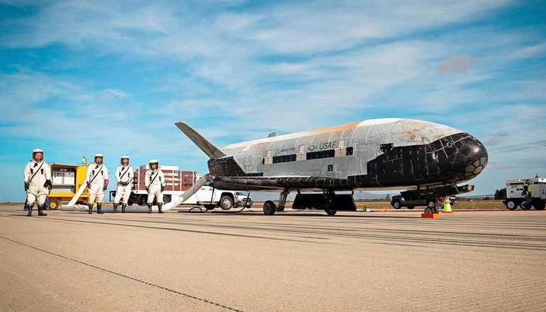SpaceX запустить у космос секретний безпілотний літак Boeing X-37B