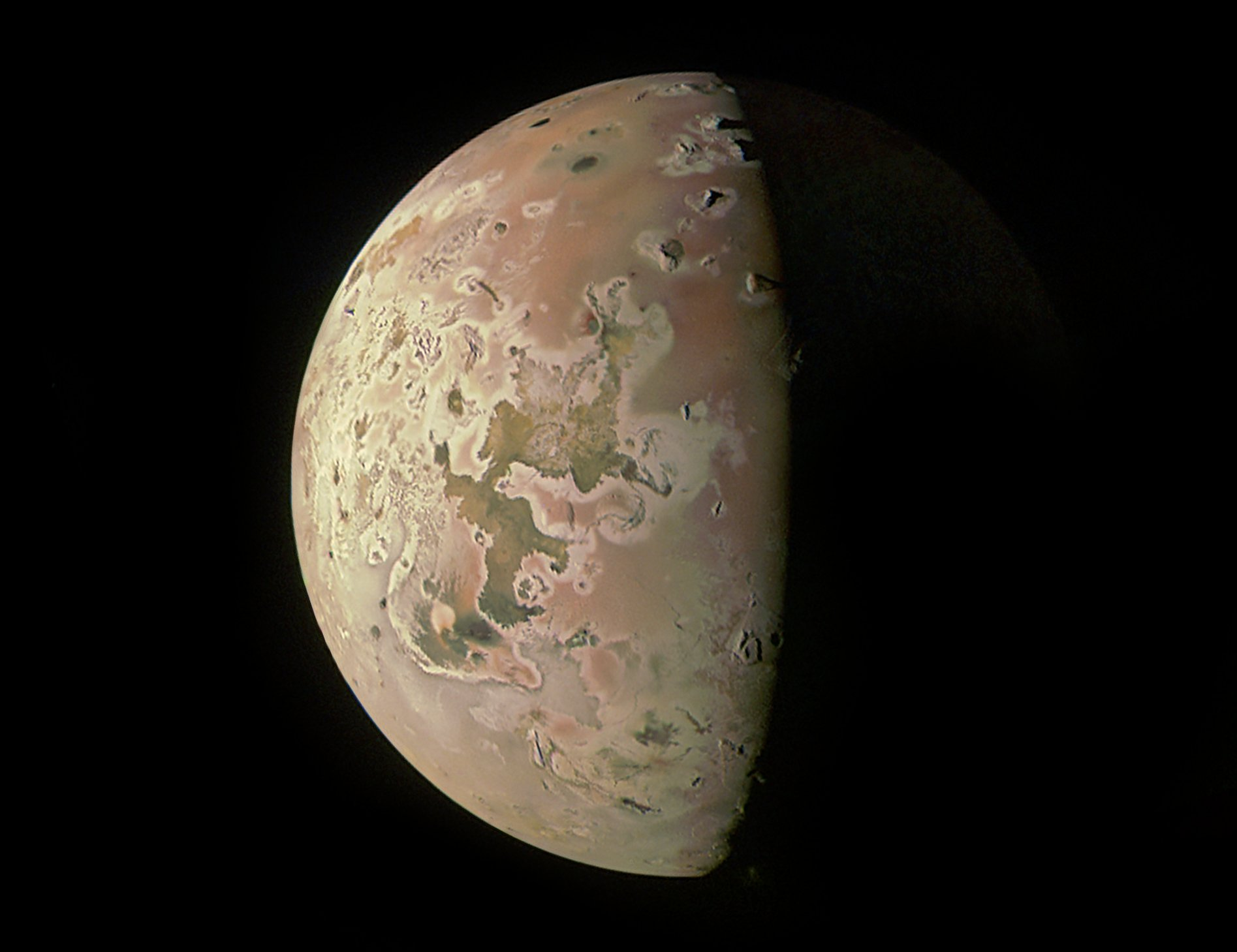 Апарат Juno завтра рекордно наблизиться до вулканічного супутника Юпітера
