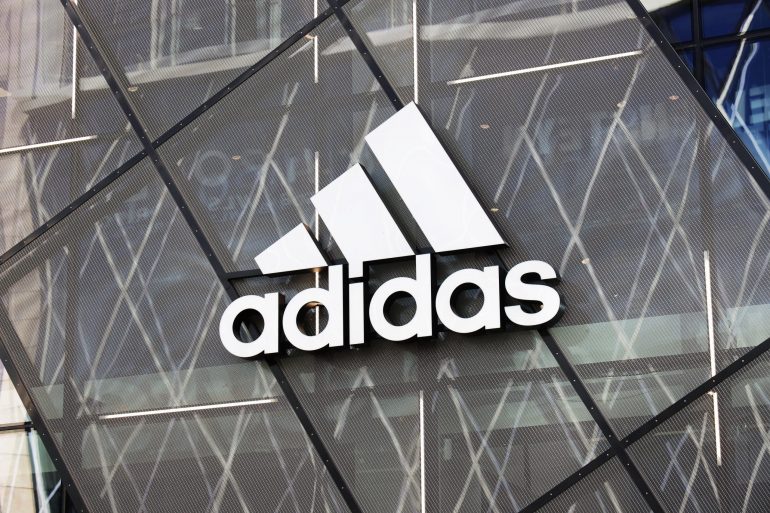 Adidas уперше за 30 років закінчив рік з чистим збитком у 14 млн євро