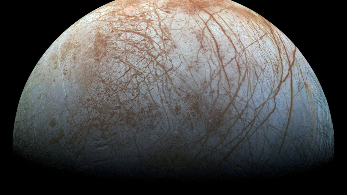 Вчені виявили, що супутник Юпітера щодня виробляє кисню на 1 млн осіб