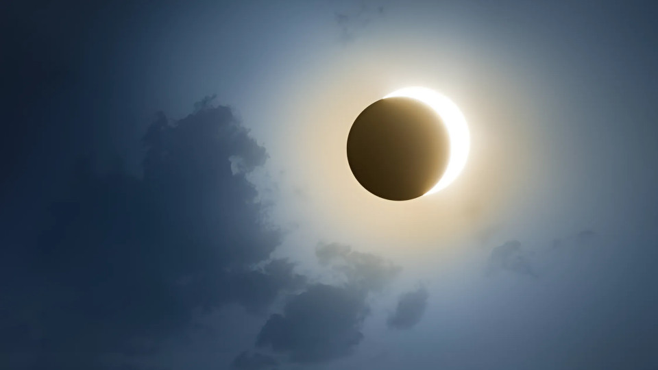 Астрофотограф зробив 368-мегапіксельний знімок сонячного затемнення