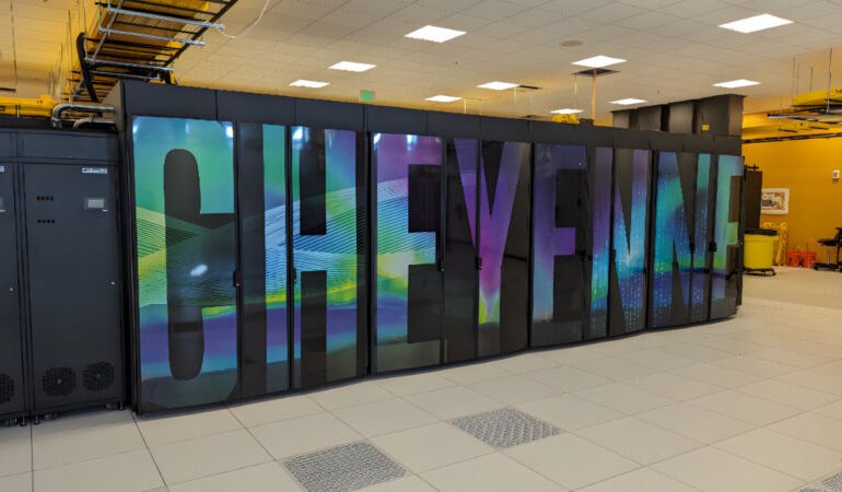 Уряд США виставив на продаж суперкомп'ютер Cheyenne