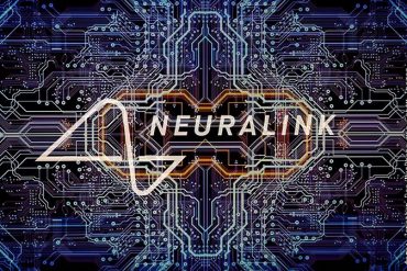 Перший пацієнт Neuralink розповів, як живе з нейрочипом у мозку