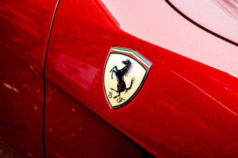 Ferrari розкрила вартість свого першого електромобіля