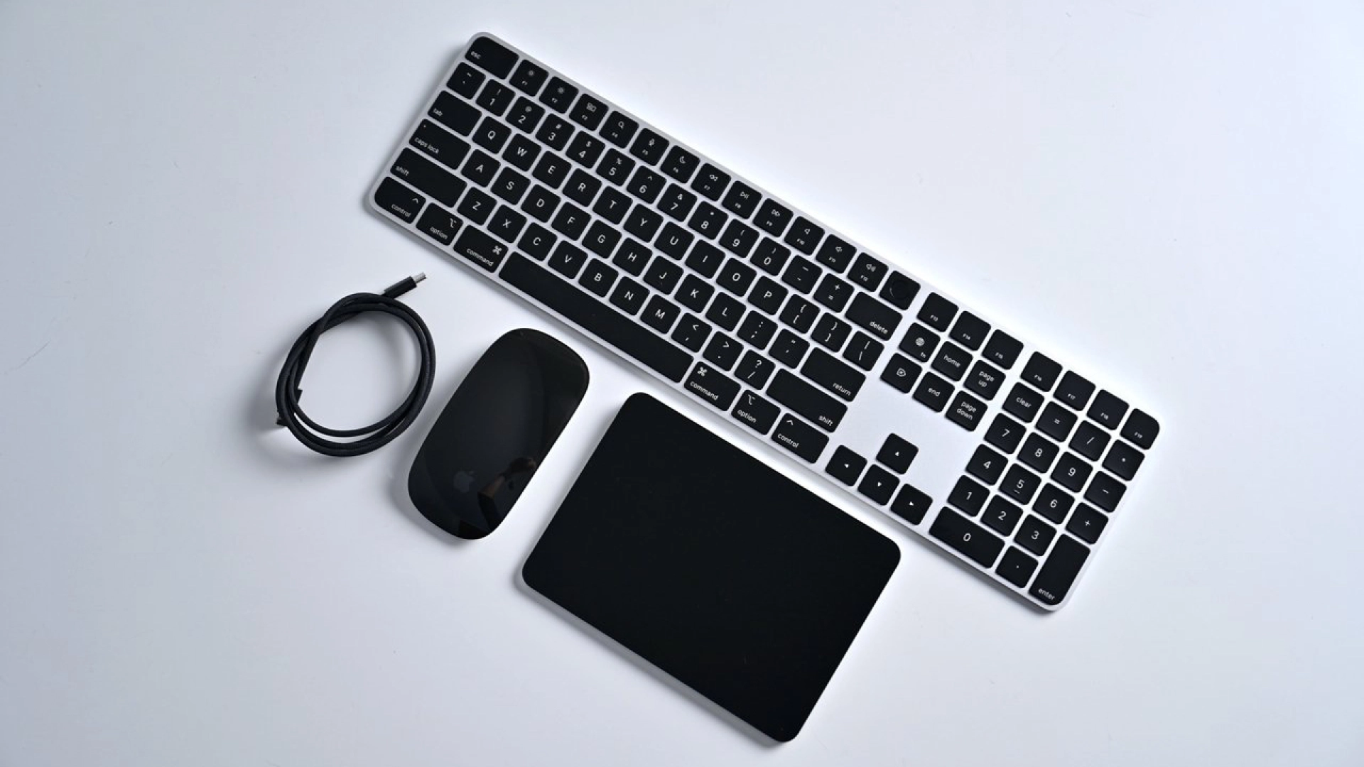 Apple випустить оновлені Magic Mouse, Magic Trackpad і Magic Keyboard